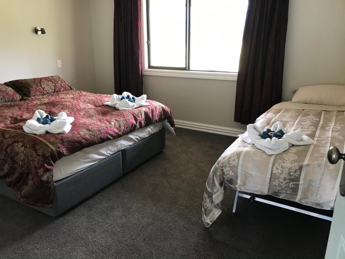 Kepler Oaks Chalet Te Anau Esterno foto