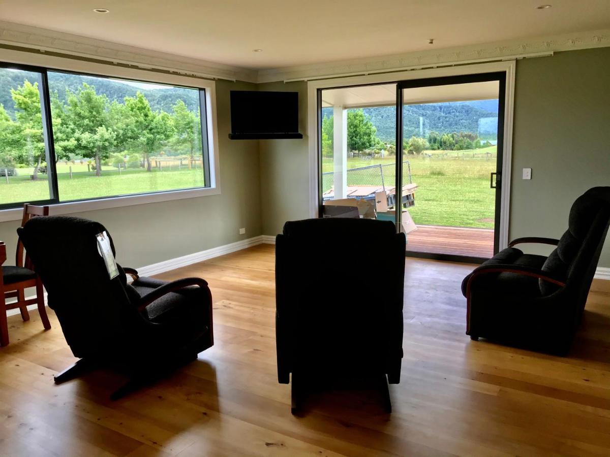Kepler Oaks Chalet Te Anau Esterno foto