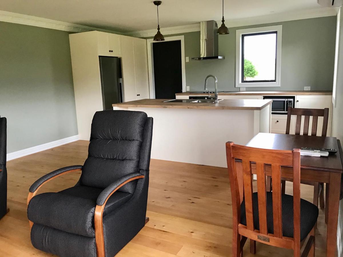 Kepler Oaks Chalet Te Anau Esterno foto