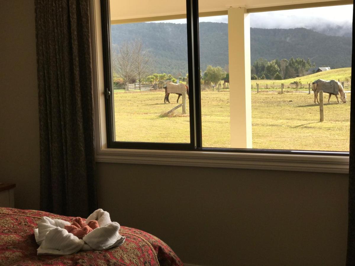 Kepler Oaks Chalet Te Anau Esterno foto