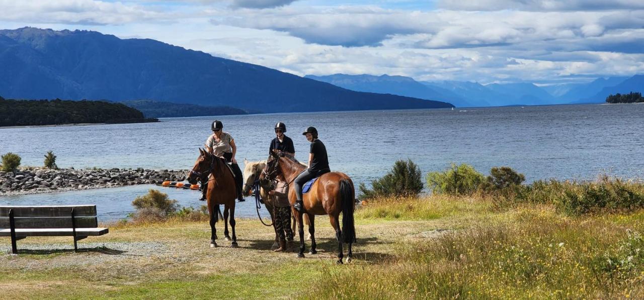 Kepler Oaks Chalet Te Anau Esterno foto