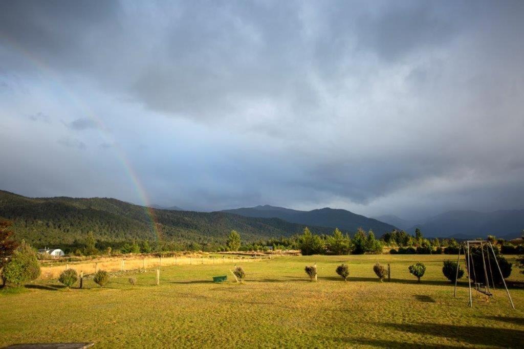 Kepler Oaks Chalet Te Anau Esterno foto